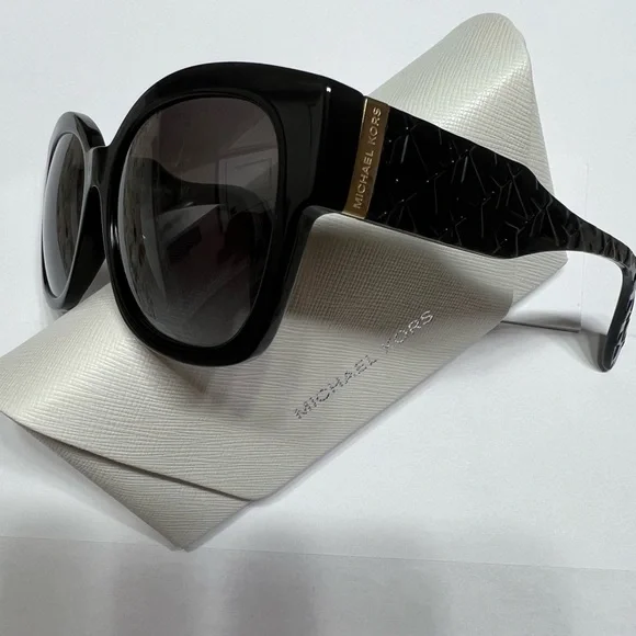 Michael Kors | Accessories | Brand New Michael Kors  display picture 2